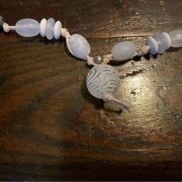 Vintage Handmade in Italy White Glass and Beaded Necklace EUC - Picture 4 of 6